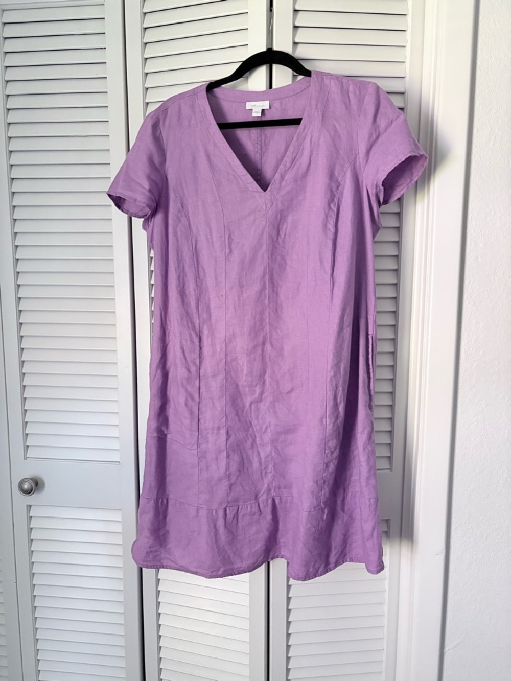 J. Jill Linen dress. It’s a pinkish purple orchid color. Size Medium.